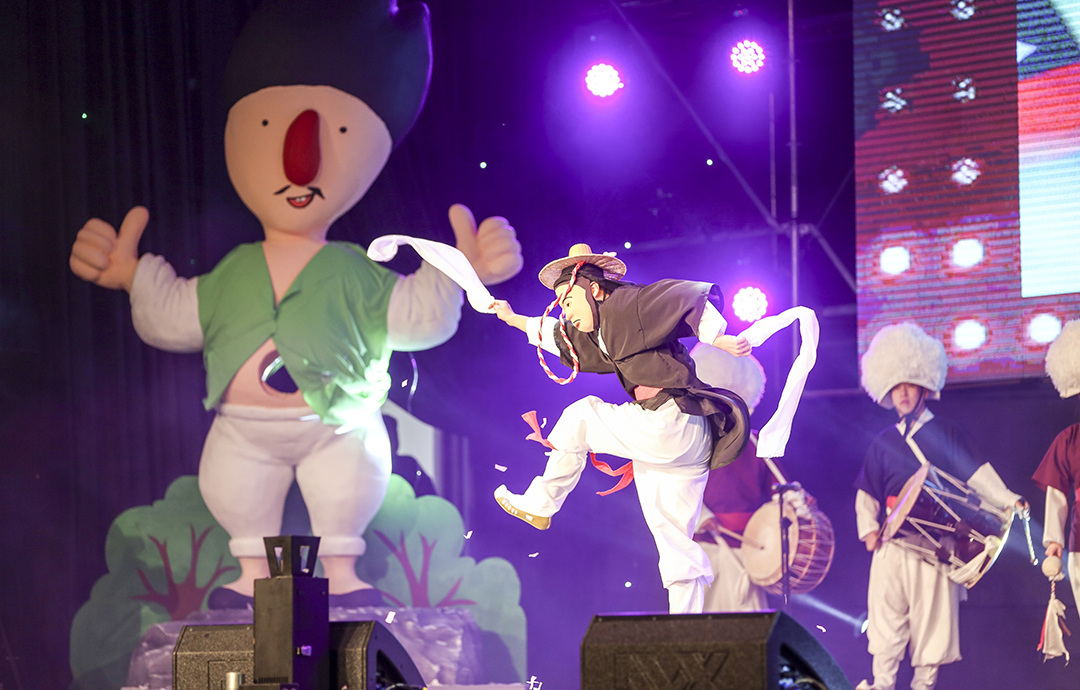 Chosun's First Circus BunamsaDang