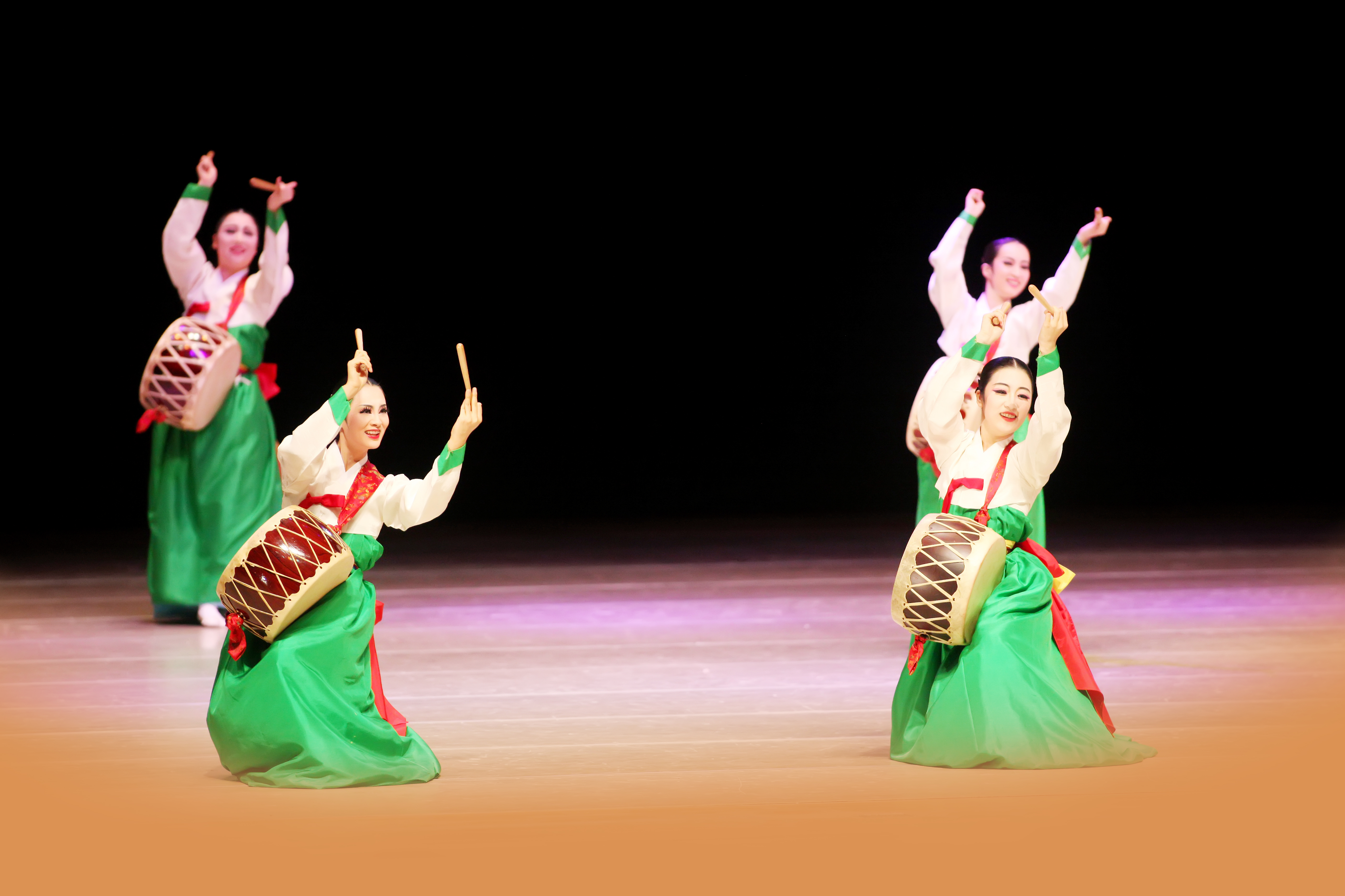 DANCE, FLY AT SEA